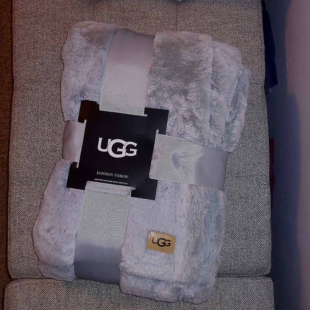 UGG Dawson throw 50x70 inch